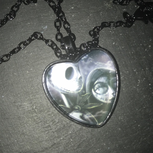 Jack & Sally Black Heart 🖤 Pendant Necklace - Picture 1 of 3